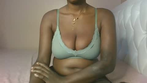 Snapshot of sexy_daniela1 chatting on 10.16.25 Sexy daniela online show from 10.16.25