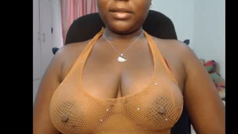 Snapshot of sexy_ebony12 chatting on 02.25.26 Racheal online show from 02.25.26