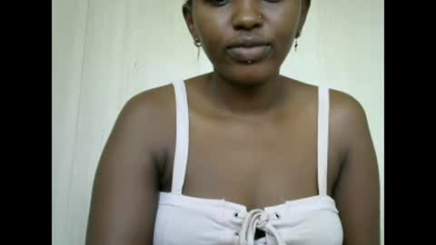 Snapshot of sexy_ebony_bliss chatting on 01.20.25 adasa online show from 01.20.25
