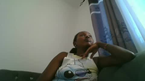 Snapshot of sexy_ebony_bliss chatting on 03.01.25 adasa online show from 03.01.25