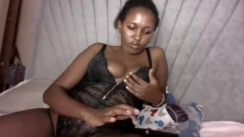 Snapshot of sexy_ebony_bliss chatting on 03.03.25 adasa online show from 03.03.25