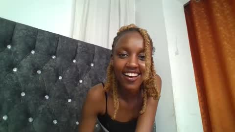 Snapshot of sexy_ebony_nica chatting on 02.13.25 sexy_ebony_nica online show from 02.13.25