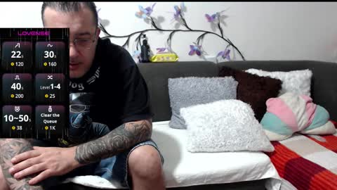 Sexy Ginuin Couple online show from 03.24.26