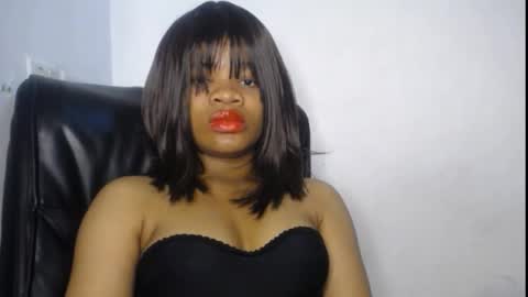 Snapshot of sexy_goddess_pet chatting on 05.11.26 Ella online show from 05.11.26