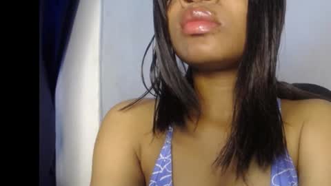 Snapshot of sexy_goddess_pet chatting on 06.18.26 Ella online show from 06.18.26