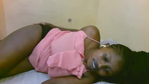 Snapshot of sexy_latasha chatting on 10.09.25 sexy_latasha online show from 10.09.25