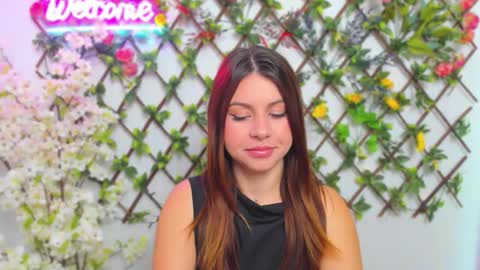 Snapshot of sexy_lily20 chatting on 10.26.25 Lily online show from 10.26.25