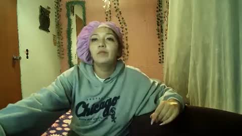 Snapshot of sexy_lolas chatting on 06.24.26 sexy lolas online show from 06.24.26