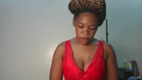 sexy_lyna online show from 12.14.25