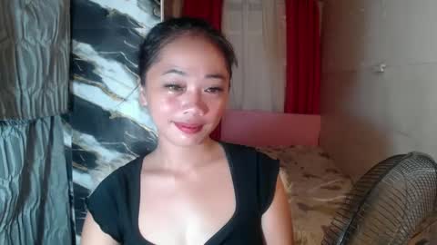 Snapshot of sexy_maria13 chatting on 12.15.24 mariamitch online show from 12.15.24