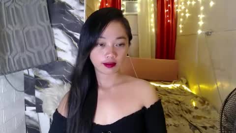 Snapshot of sexy_maria13 chatting on 12.30.24 mariamitch online show from 12.30.24