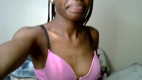 Snapshot of sexy_marrie chatting on 07.14.26 marie online show from 07.14.26