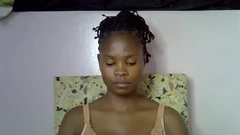 Snapshot of sexy_molyne chatting on 02.15.26 Molyne online show from 02.15.26