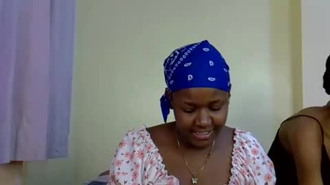 Snapshot of sexy_narohah chatting on 09.21.25 Narohah online show from 09.21.25