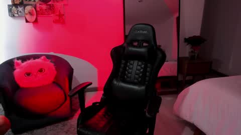 Snapshot of sexy_natty chatting on 02.14.25 sexy nattaly online show from 02.14.25