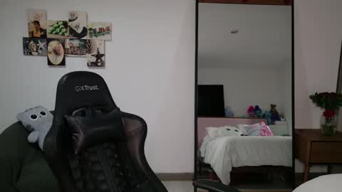 Snapshot of sexy_natty chatting on 02.28.25 sexy nattaly online show from 02.28.25