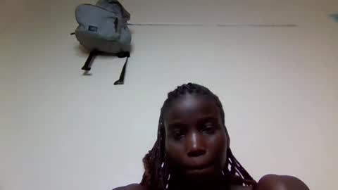 Snapshot of sexy_petittie chatting on 09.16.25 sexy_petittie online show from 09.16.25