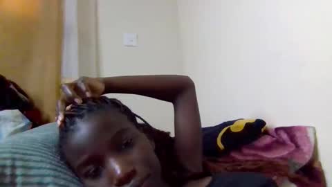 Snapshot of sexy_petittie chatting on 09.17.25 sexy_petittie online show from 09.17.25