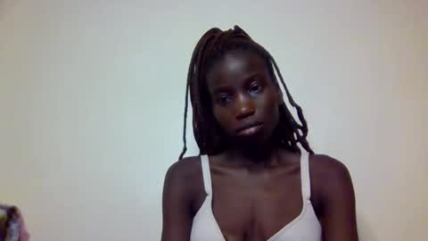 Snapshot of sexy_petittie chatting on 10.03.25 sexy_petittie online show from 10.03.25