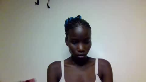 Snapshot of sexy_petittie chatting on 10.13.25 sexy_petittie online show from 10.13.25