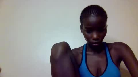 Snapshot of sexy_petittie chatting on 11.04.25 sexy_petittie online show from 11.04.25