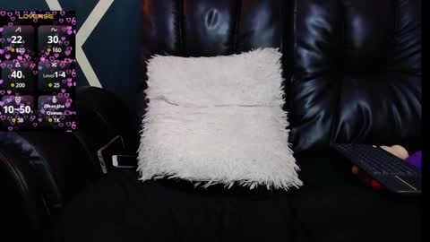 Snapshot of sexy_redgirl chatting on 01.24.25 karoline online show from 01.24.25