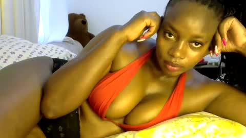 Snapshot of sexy_siera chatting on 03.09.25 laura online show from 03.09.25