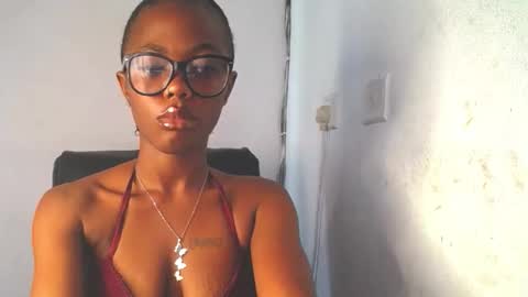 Snapshot of sexy_slimebony chatting on 10.26.25 Rae online show from 10.26.25