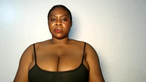 Snapshot of sexy_wetpussyy chatting on 10.30.25 Luna online show from 10.30.25