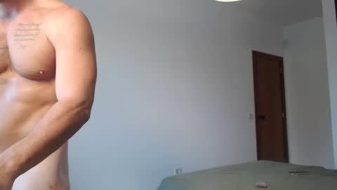 Snapshot of sexyandmarried chatting on 10.16.25 sexyandmarried online show from 10.16.25