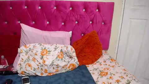 Snapshot of sexyangeliqua chatting on 03.11.25 sexyangeliqua online show from 03.11.25