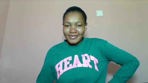 Snapshot of sexyapple2002 chatting on 09.13.25 sexyapple2002 online show from 09.13.25