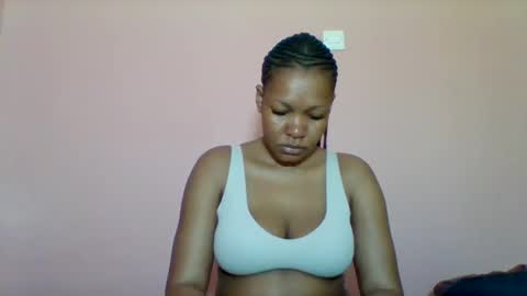 Snapshot of sexyapple2002 chatting on 09.22.25 sexyapple2002 online show from 09.22.25