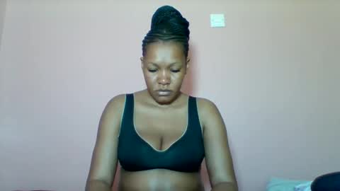 Snapshot of sexyapple2002 chatting on 09.23.25 sexyapple2002 online show from 09.23.25