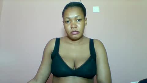 Snapshot of sexyapple2002 chatting on 10.11.25 sexyapple2002 online show from 10.11.25