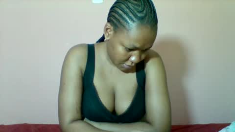 Snapshot of sexyapple2002 chatting on 10.29.25 sexyapple2002 online show from 10.29.25