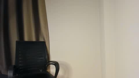 Snapshot of sexyaru chatting on 10.23.25 Aru online show from 10.23.25