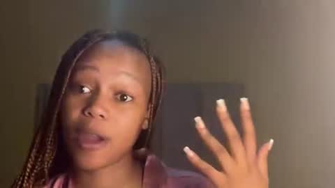 Snapshot of sexyasszeeee chatting on 10.17.25 sexyasszeeee online show from 10.17.25