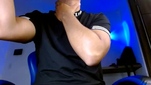 Snapshot of sexyboy_bigclit chatting on 07.18.26 Iker online show from 07.18.26