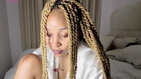 Snapshot of sexycabdy chatting on 10.13.25 sexycabdy online show from 10.13.25