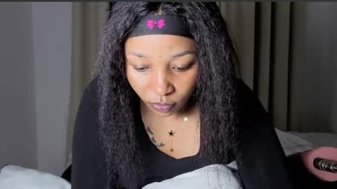 Snapshot of sexycabdy chatting on 11.10.25 sexycabdy online show from 11.10.25