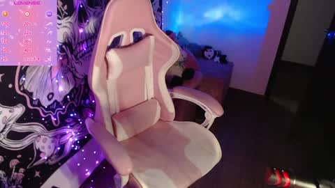 Snapshot of sexycarriie chatting on 02.04.25 Carrie online show from 02.04.25