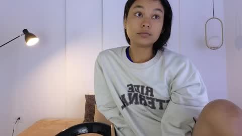 Snapshot of sexychanell_18 chatting on 04.15.26 chanell and yina online show from 04.15.26