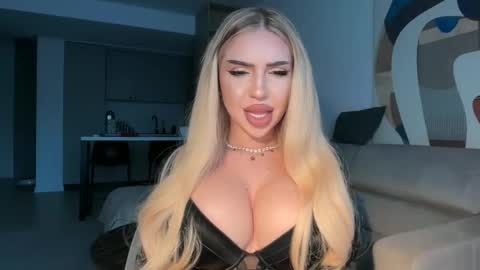 Snapshot of sexyclaireanais chatting on 05.06.26 sexyanais online show from 05.06.26