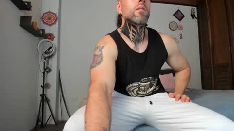 Antonioylola online show from 12.25.24