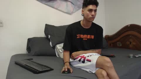 Snapshot of sexydarkhunter2 chatting on 11.13.25 Mike online show from 11.13.25