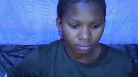 Snapshot of sexydoll002 chatting on 10.22.25 sexydoll002 online show from 10.22.25