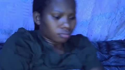 Snapshot of sexydoll002 chatting on 10.22.25 sexydoll002 online show from 10.22.25