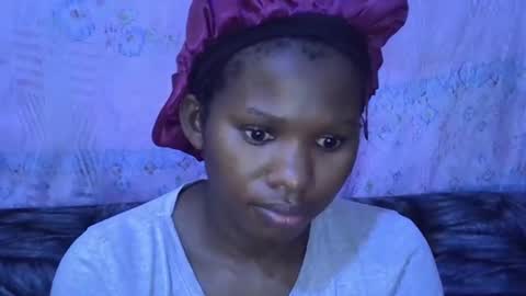 Snapshot of sexydoll002 chatting on 10.24.25 sexydoll002 online show from 10.24.25