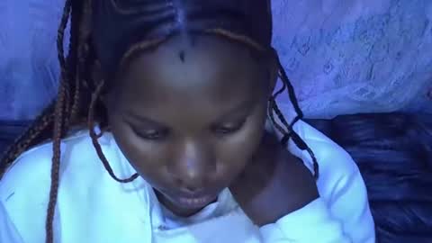 Snapshot of sexydoll002 chatting on 10.28.25 sexydoll002 online show from 10.28.25